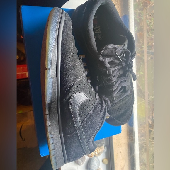 Nike Low Dunks 5 Undefeated black on it - Picture 2 of 2